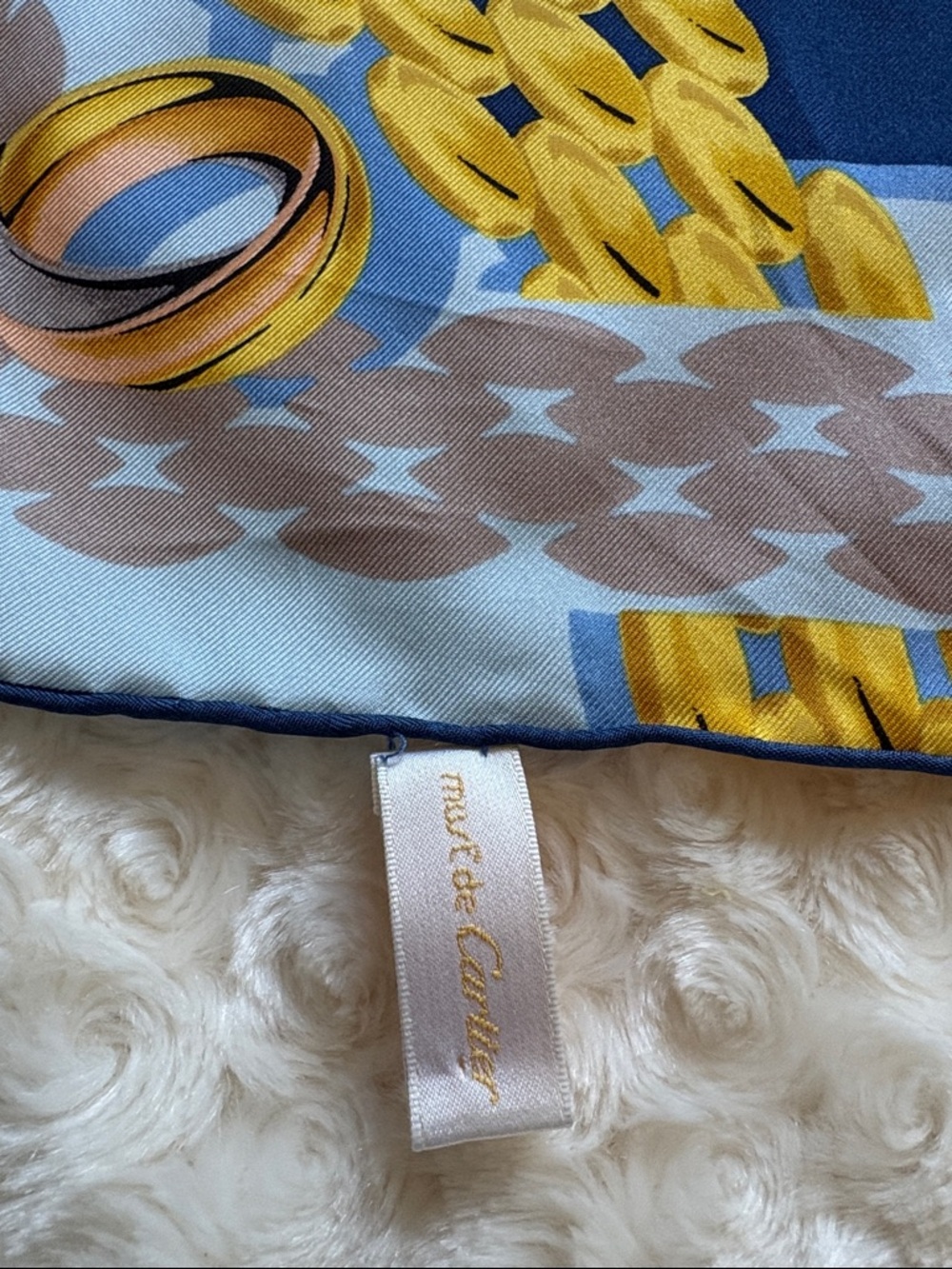 Authentic Cartier must de Cartier Blue and Gold Chain Print Silk Scarf NEW - Picture 4 of 9